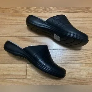 Clarks Shoes Clarks Black Leather Leisa Dana Clogs Size 6w
